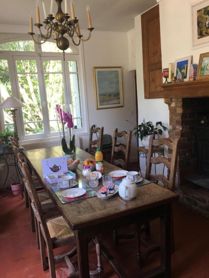 Au Charme Des Pommiers Bed & Breakfast Thiberville Exterior foto