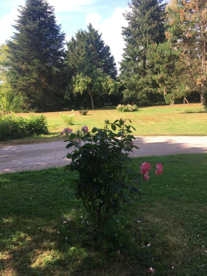 Au Charme Des Pommiers Bed & Breakfast Thiberville Exterior foto