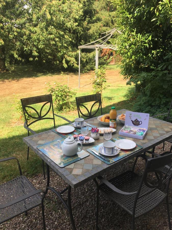 Au Charme Des Pommiers Bed & Breakfast Thiberville Exterior foto